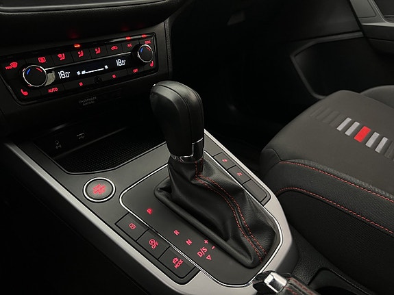 Seat Arona 24 of 30
