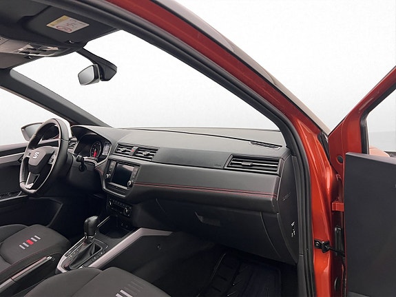 Seat Arona 15 of 30