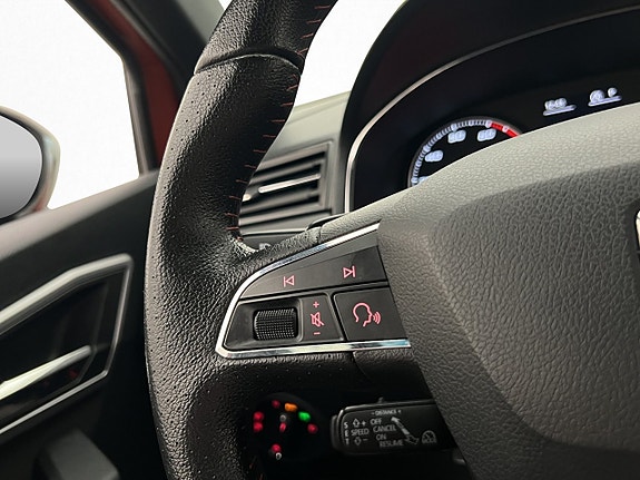 Seat Arona 18 of 30