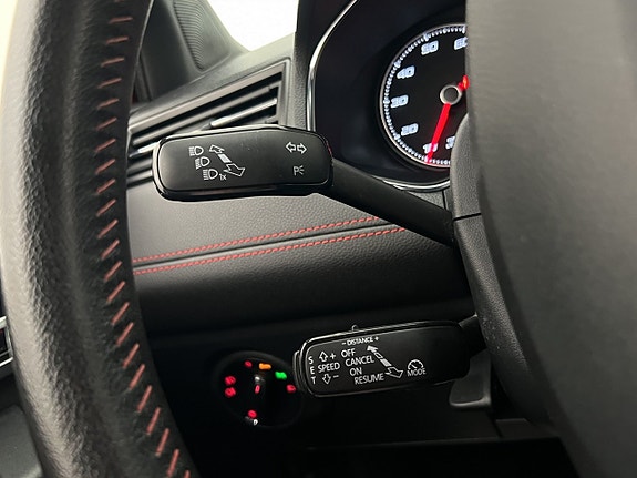 Seat Arona 27 of 30