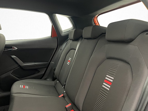 Seat Arona 16 of 30