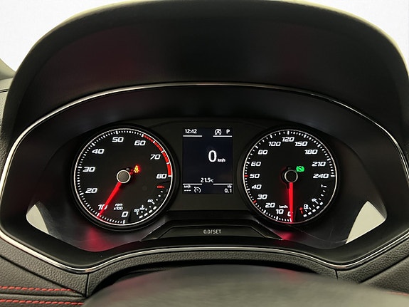 Seat Arona 17 of 30