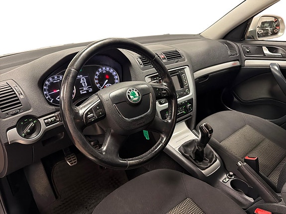 Skoda Octavia Scout 8 of 27