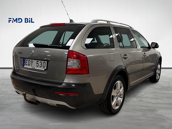 Skoda Octavia Scout 5 of 27