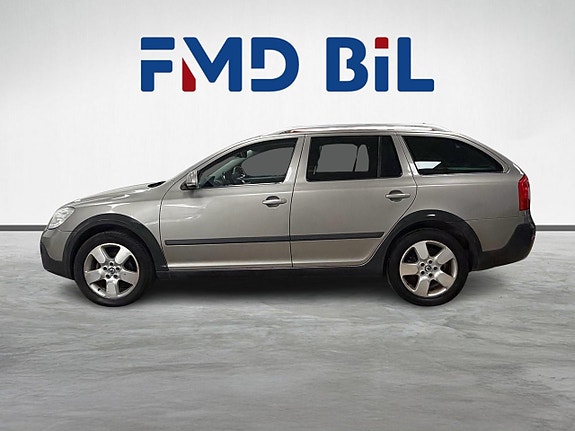 Skoda Octavia Scout 2 of 27