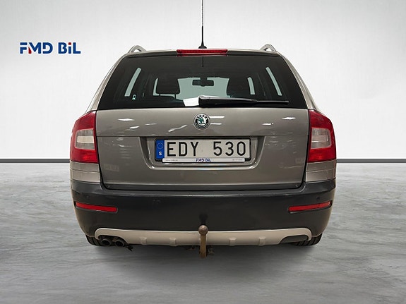 Skoda Octavia Scout 6 of 27