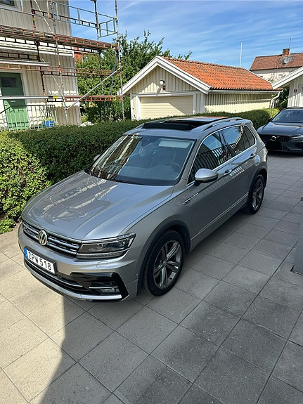 Volkswagen Tiguan 2 of 11