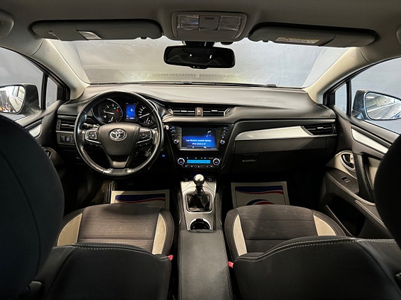 Toyota Avensis 17 of 30