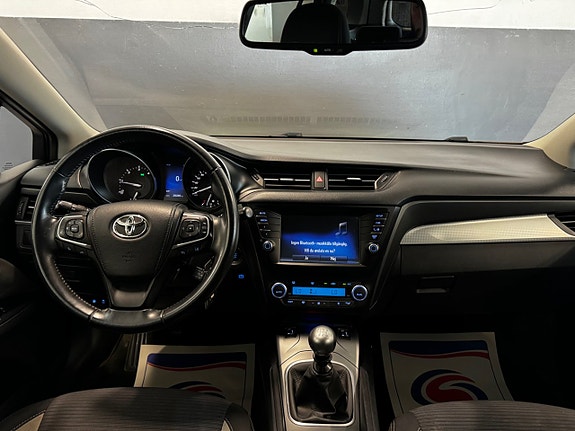Toyota Avensis 18 of 30