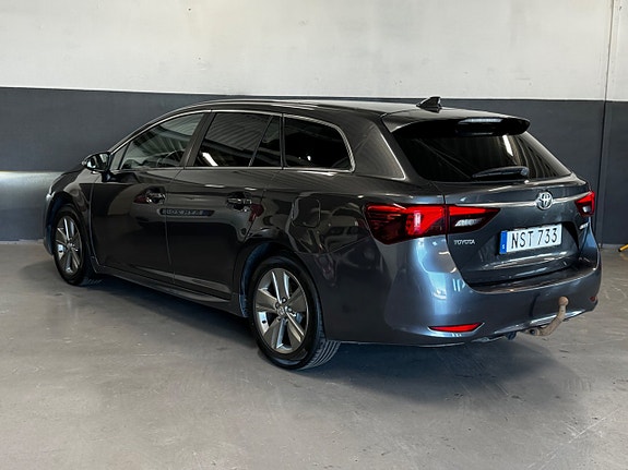 Toyota Avensis 8 of 30