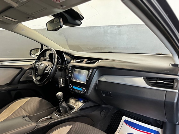 Toyota Avensis 27 of 30