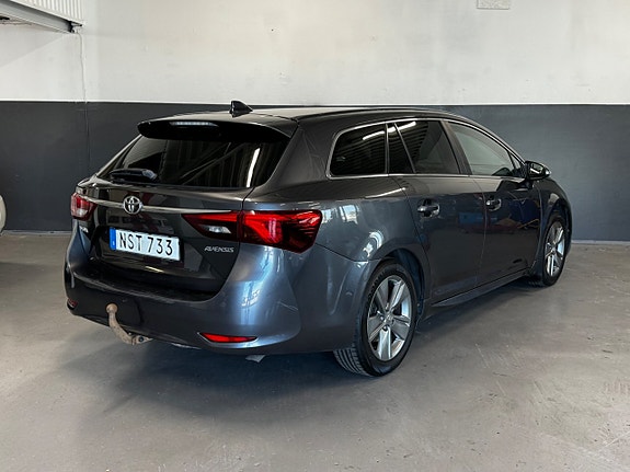 Toyota Avensis 11 of 30