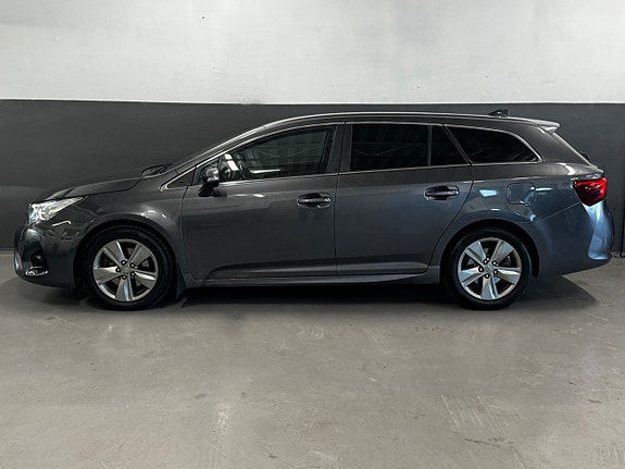Toyota Avensis 7 of 30