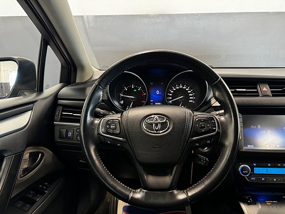 Toyota Avensis 20 of 30