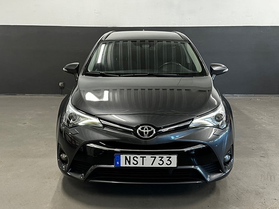 Toyota Avensis 3 of 30