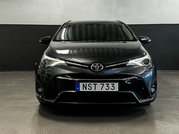Toyota Avensis 4 of 30