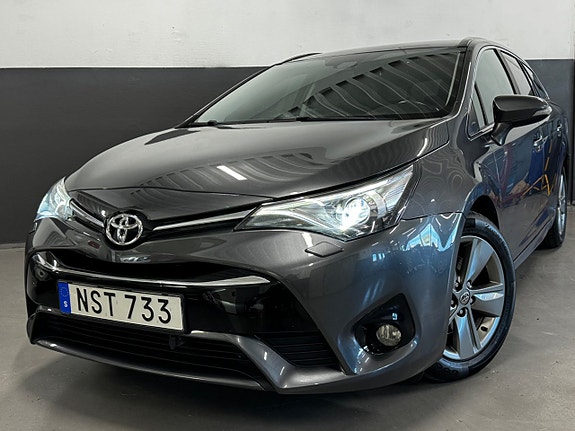 Toyota Avensis 6 of 30