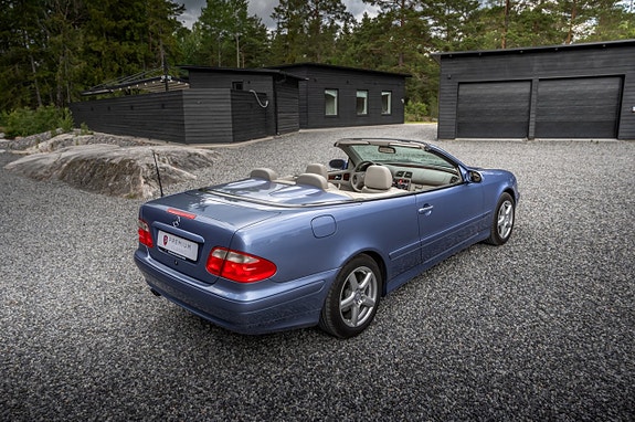 Mercedes-Benz CLK200 7 of 30
