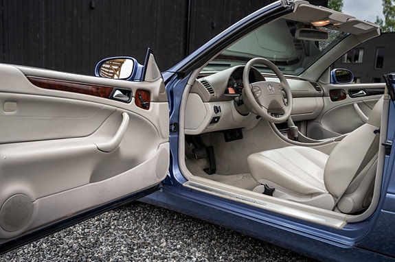 Mercedes-Benz CLK200 23 of 30