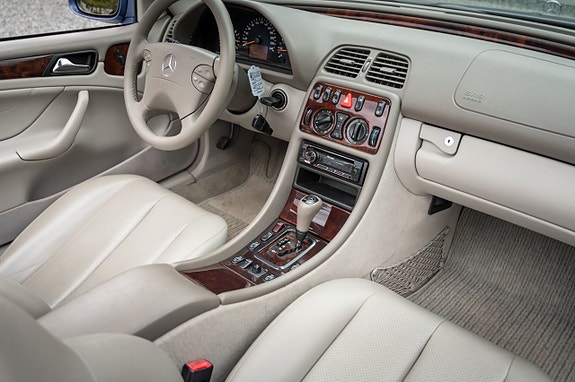 Mercedes-Benz CLK200 30 of 30