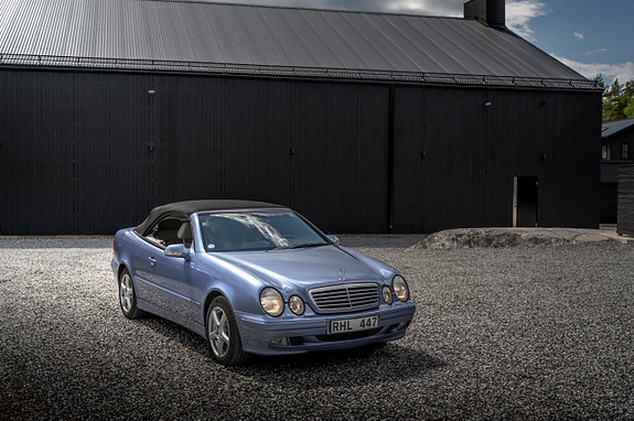 Mercedes-Benz CLK200 4 of 30