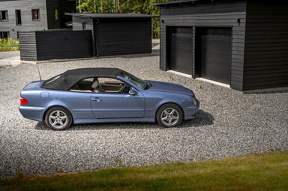 Mercedes-Benz CLK200 9 of 30