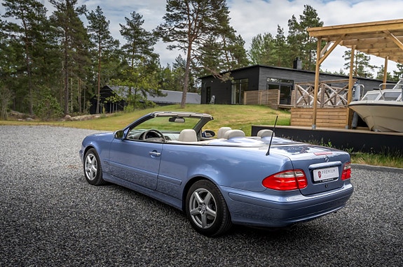 Mercedes-Benz CLK200 10 of 30