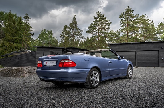 Mercedes-Benz CLK200 5 of 30