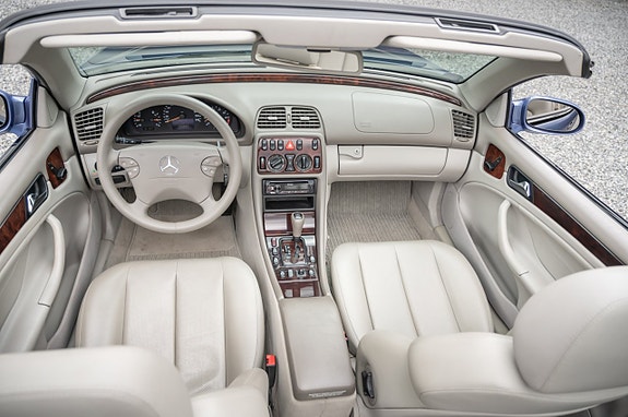 Mercedes-Benz CLK200 27 of 30