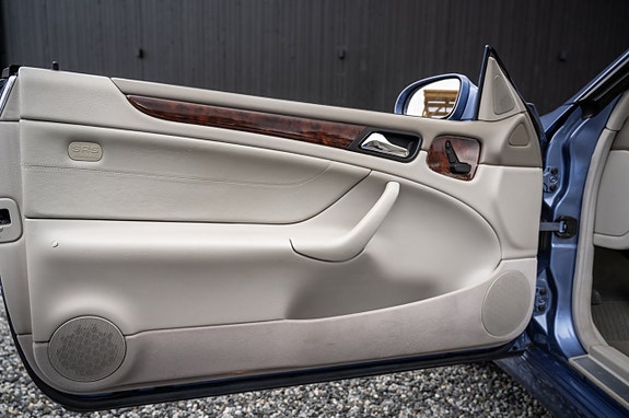 Mercedes-Benz CLK200 26 of 30