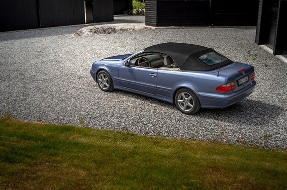 Mercedes-Benz CLK200 11 of 30