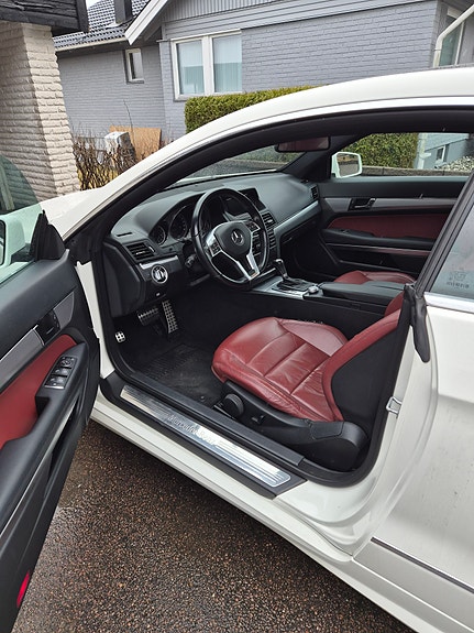 Mercedes-Benz E350 8 of 14