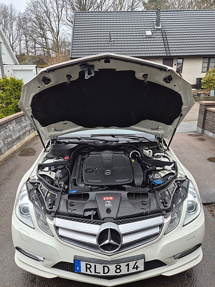 Mercedes-Benz E350 5 of 14