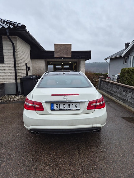 Mercedes-Benz E350 2 of 14