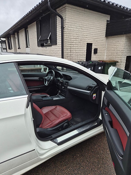 Mercedes-Benz E350 6 of 14