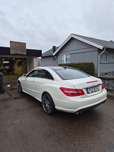 Mercedes-Benz E350 3 of 14