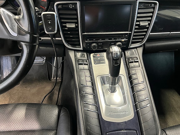 Porsche Panamera 7 of 9