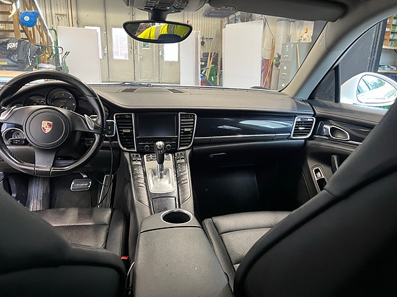 Porsche Panamera 6 of 9