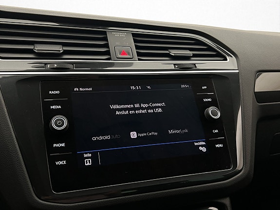 Volkswagen Tiguan 23 of 30