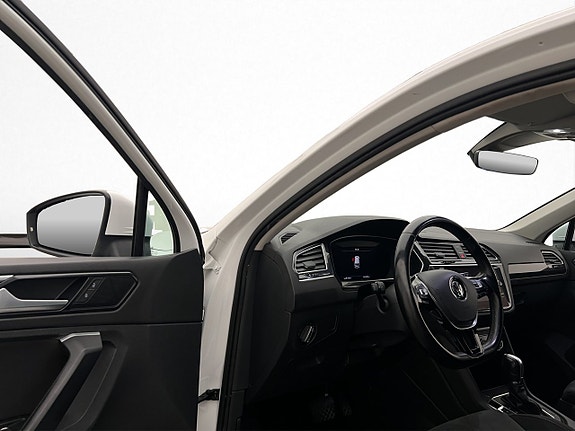 Volkswagen Tiguan 11 of 30