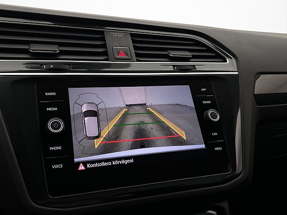 Volkswagen Tiguan 24 of 30
