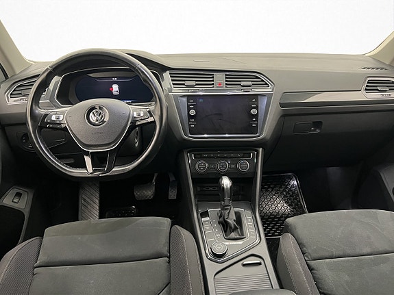 Volkswagen Tiguan 13 of 30