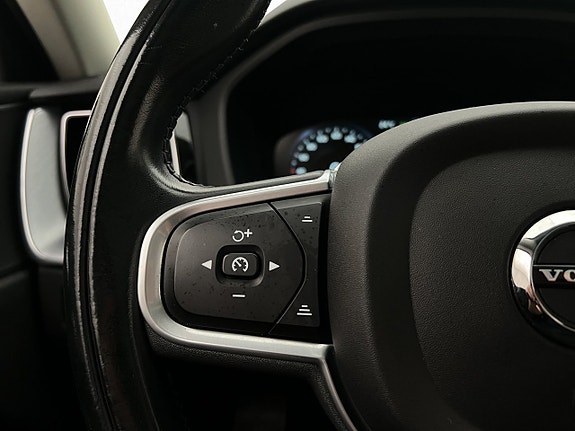 Volvo XC60 14 of 30