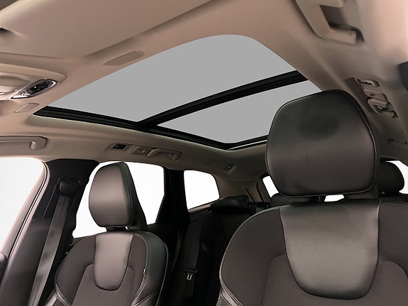 Volvo XC60 17 of 30