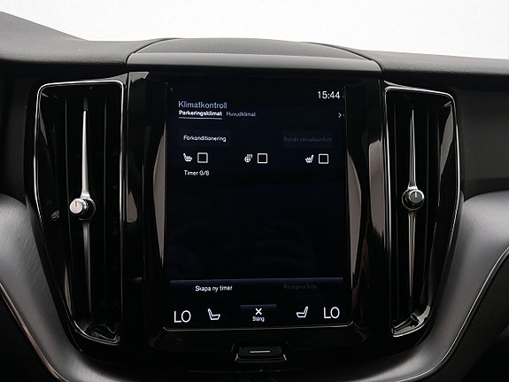 Volvo XC60 25 of 30
