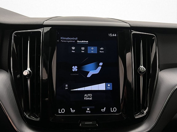 Volvo XC60 24 of 30