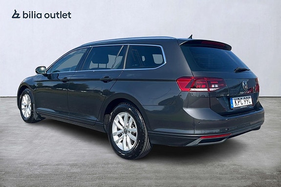 Volkswagen Passat 4 of 26
