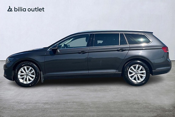 Volkswagen Passat 3 of 26