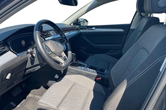 Volkswagen Passat 12 of 26