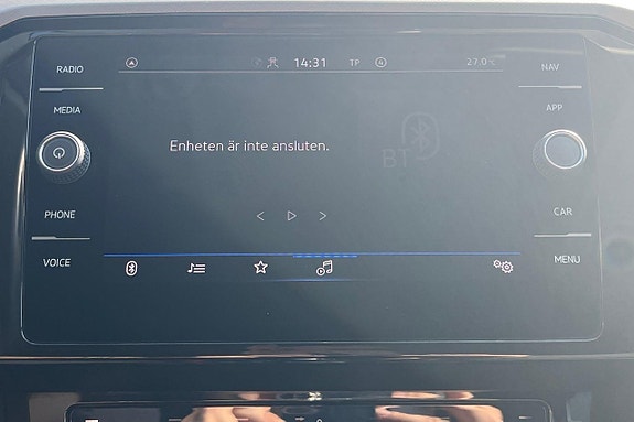 Volkswagen Passat 19 of 26